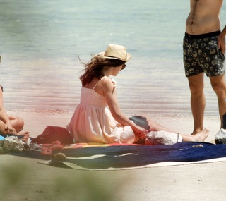 Keira Knightley feet photo thumbnail