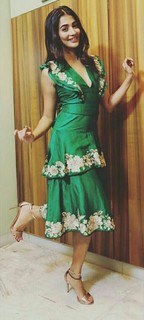 Pooja Hegde feet photo thumbnail