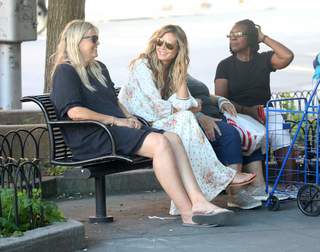 Heidi Klum feet photo thumbnail