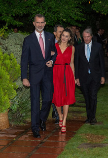 Queen Letizia of Spain feet photo thumbnail