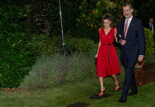 Queen Letizia of Spain feet photo thumbnail