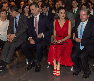 Queen Letizia of Spain feet photo thumbnail