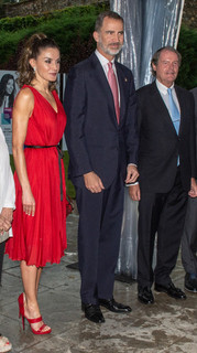 Queen Letizia of Spain feet photo thumbnail
