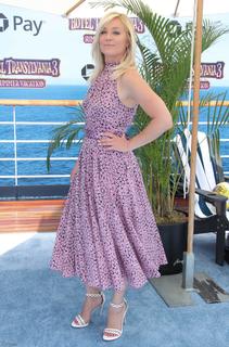 Elisabeth Röhm feet photo thumbnail