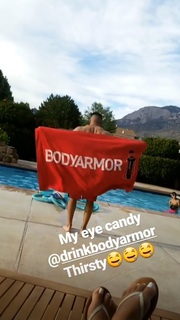 Michelle Waterson feet photo thumbnail
