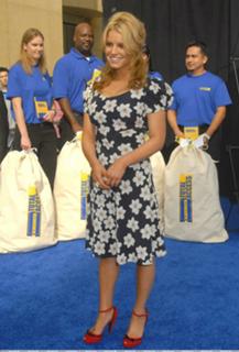 Jessica Simpson feet photo thumbnail