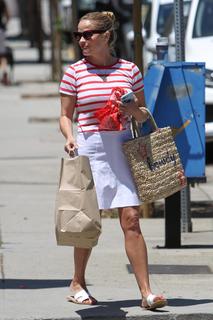 Reese Witherspoon feet photo thumbnail
