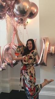 Liv Tyler feet photo thumbnail