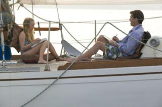 Amanda Seyfried feet photo thumbnail