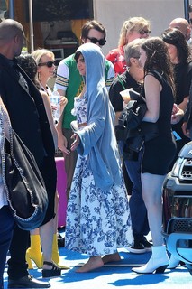 Selena Gomez feet photo thumbnail