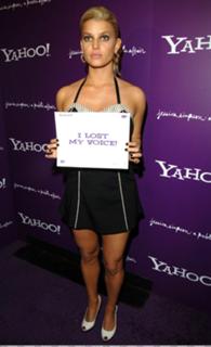 Jessica Simpson feet photo thumbnail