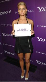 Jessica Simpson feet photo thumbnail