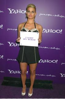 Jessica Simpson feet photo thumbnail