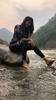 Pooja Hegde feet photo thumbnail