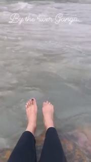 Pooja Hegde feet photo thumbnail