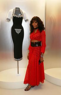 Naomi Campbell feet photo thumbnail
