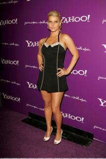 Jessica Simpson feet photo thumbnail
