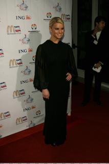 Jessica Simpson feet photo thumbnail