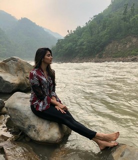Pooja Hegde feet photo thumbnail