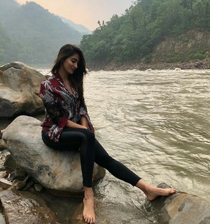 Pooja Hegde feet photo thumbnail