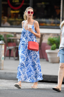 Heidi Klum feet photo thumbnail