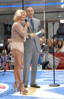 Jessica Simpson feet photo thumbnail