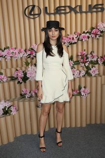 Jessica Gomes feet photo thumbnail