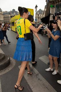Adriana Lima feet photo thumbnail