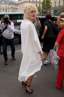Pixie Lott feet photo thumbnail
