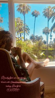 Shantel VanSanten feet photo thumbnail