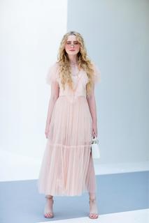 Kathryn Newton feet photo thumbnail