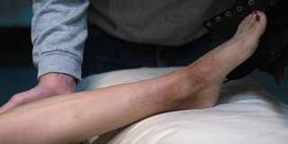 Alison Brie feet photo thumbnail