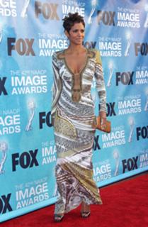 Halle Berry feet photo thumbnail