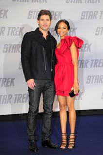 Zoe Saldana feet photo thumbnail