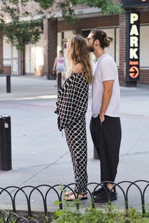 Heidi Klum feet photo thumbnail