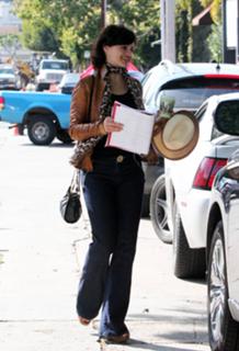 Carla Gugino feet photo thumbnail