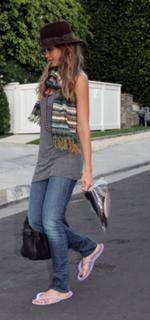 Jessica Alba feet photo thumbnail
