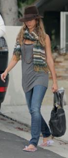 Jessica Alba feet photo thumbnail