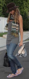 Jessica Alba feet photo thumbnail