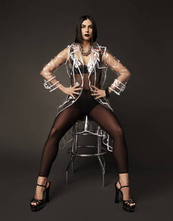 Morena Baccarin feet photo thumbnail