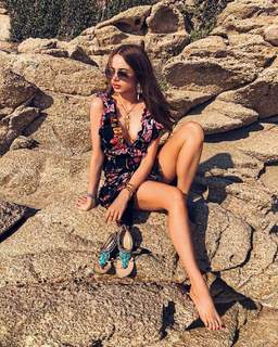 Xenia Tchoumitcheva feet photo thumbnail