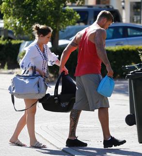 Jacqueline Jossa feet photo thumbnail