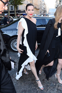 Liv Tyler feet photo thumbnail