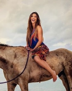 Gaby Espino feet photo thumbnail
