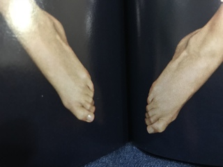 Gisele Bündchen feet photo thumbnail