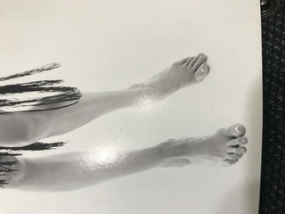 Gisele Bündchen feet photo thumbnail