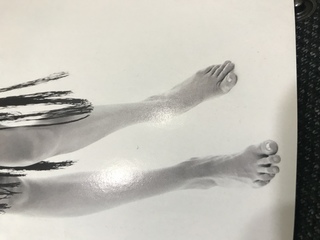 Gisele Bündchen feet photo thumbnail