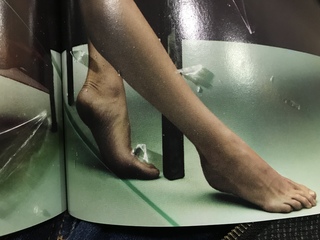 Gisele Bündchen feet photo thumbnail