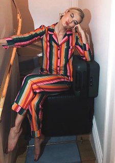 Karlie Kloss feet photo thumbnail