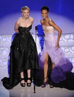 Zoe Saldana feet photo thumbnail